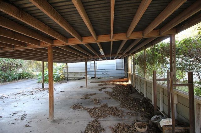 411 E Alabama Street, Wharton, TX 77488