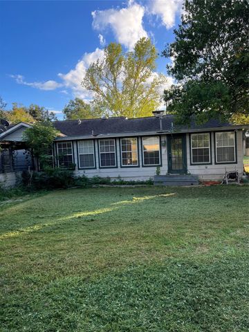 411 E Alabama Street, Wharton, TX 77488