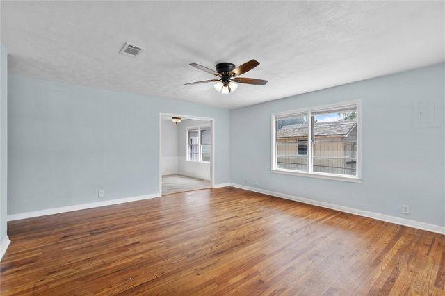 515 2nd Street, Humble, TX 77338