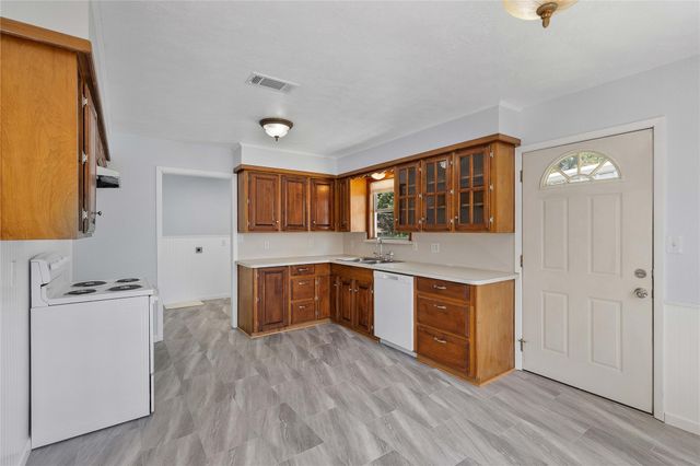 515 2nd Street, Humble, TX 77338
