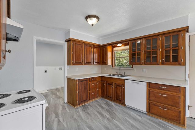 515 2nd Street, Humble, TX 77338