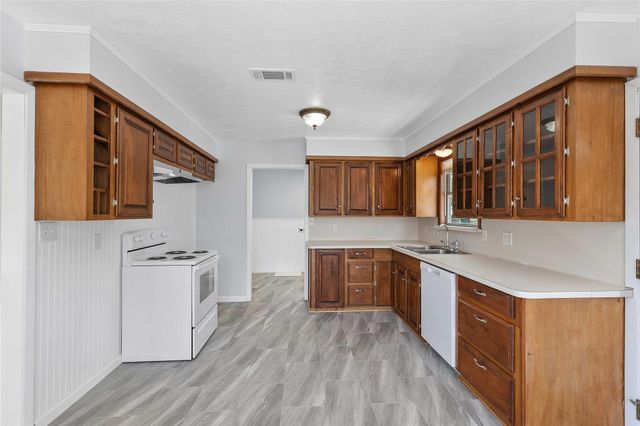 515 2nd Street, Humble, TX 77338