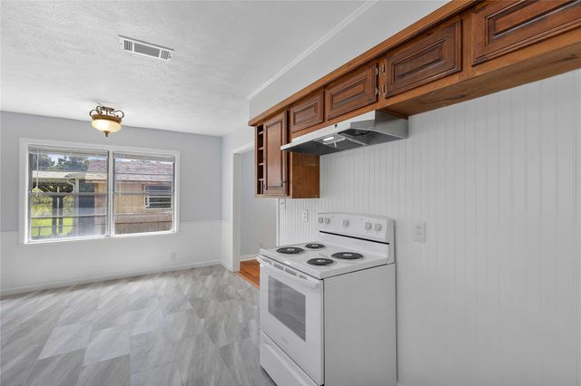 515 2nd Street, Humble, TX 77338