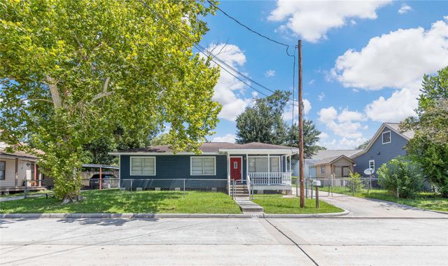 515 2nd Street, Humble, TX 77338
