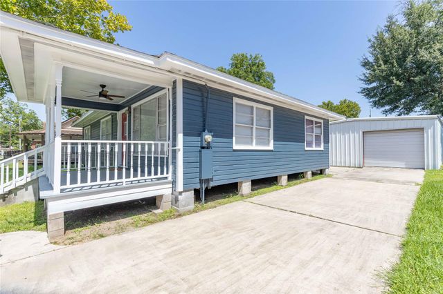 515 2nd Street, Humble, TX 77338