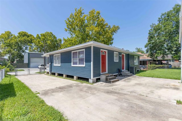 515 2nd Street, Humble, TX 77338