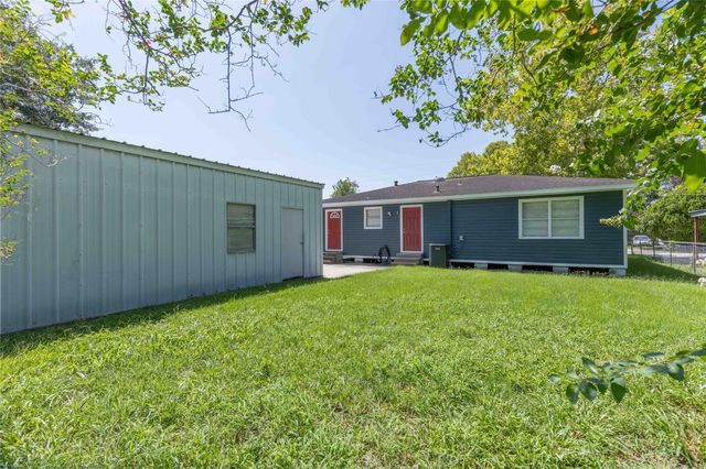 515 2nd Street, Humble, TX 77338