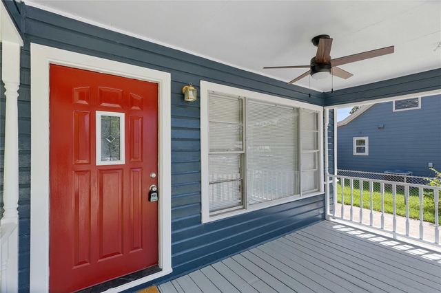 515 2nd Street, Humble, TX 77338