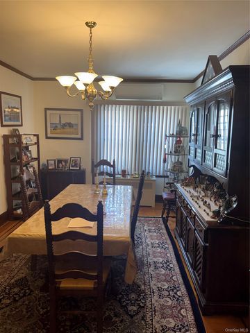 64-23 84th Street, Middle Village, NY 11379