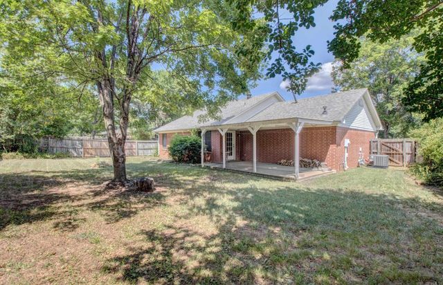 275 Helen, Conway, AR 72034
