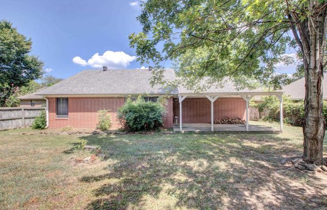 275 Helen, Conway, AR 72034