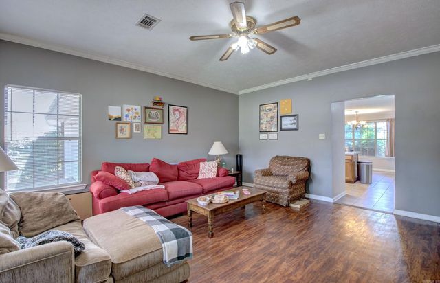 275 Helen, Conway, AR 72034