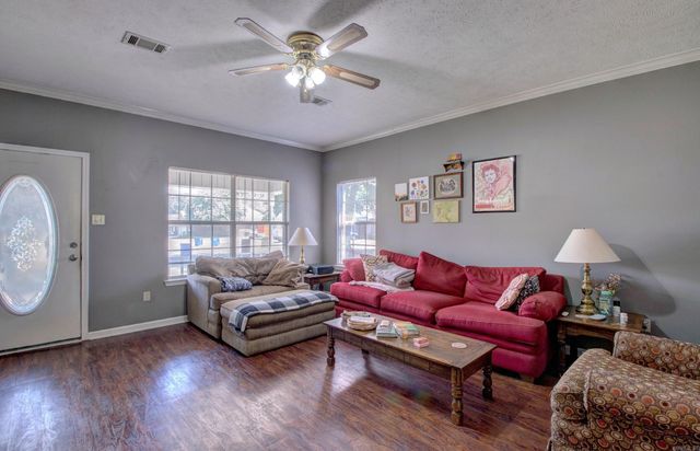 275 Helen, Conway, AR 72034