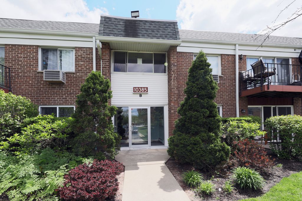 10385 Dearlove Road 1K, Glenview, IL 60025