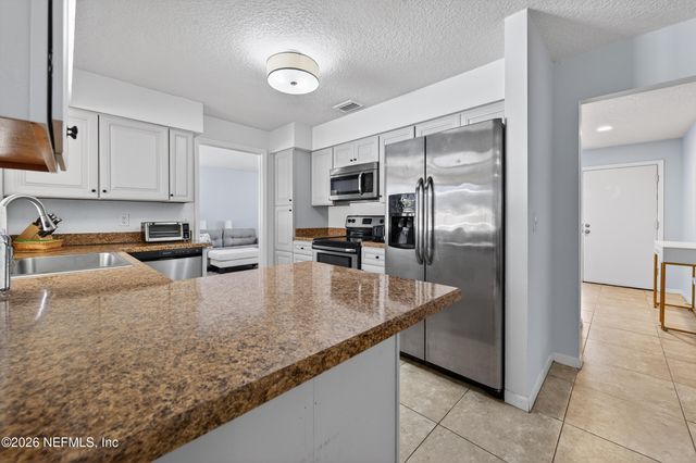 4 BLAKEVIEW Court, Palm Coast, FL 32137