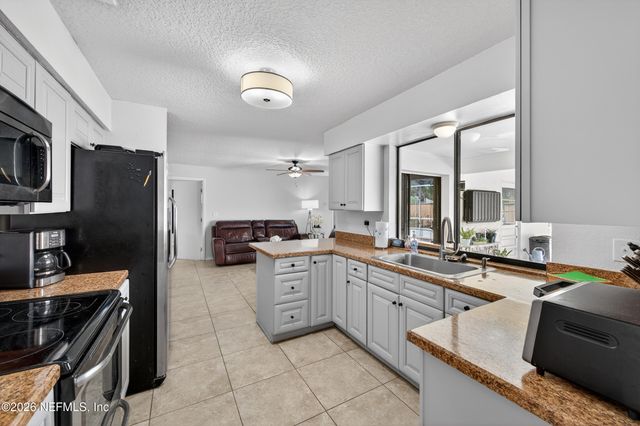 4 BLAKEVIEW Court, Palm Coast, FL 32137