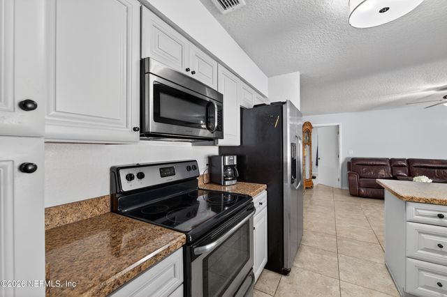 4 BLAKEVIEW Court, Palm Coast, FL 32137