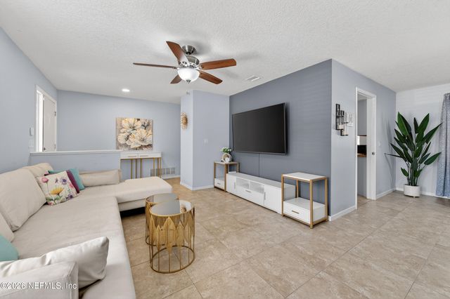 4 BLAKEVIEW Court, Palm Coast, FL 32137