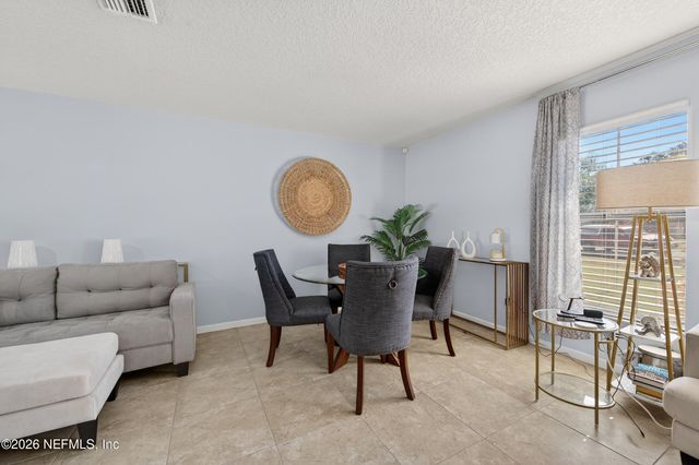 4 BLAKEVIEW Court, Palm Coast, FL 32137