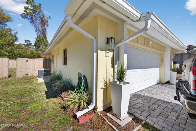 4 BLAKEVIEW Court, Palm Coast, FL 32137