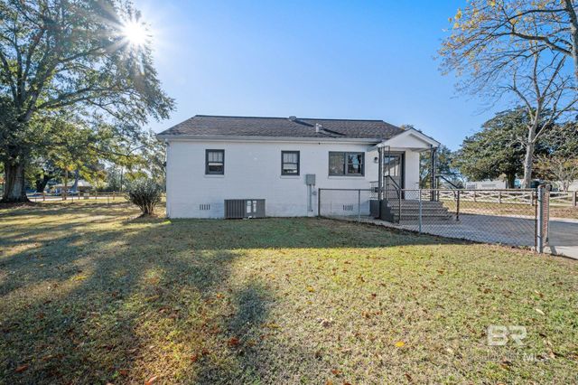 25121 State Street, Elberta, AL 36530