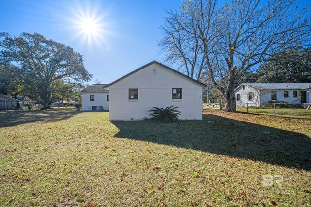25121 State Street, Elberta, AL 36530