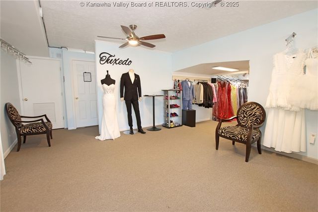 98 Roosevelt Boulevard, Eleanor, WV 25070