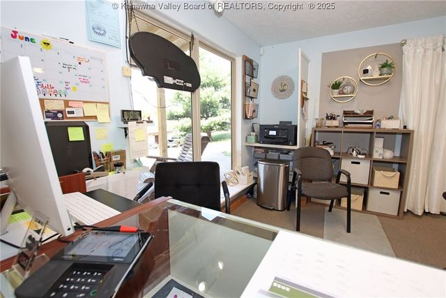 98 Roosevelt Boulevard, Eleanor, WV 25070