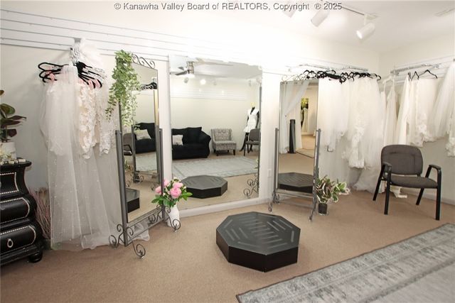 98 Roosevelt Boulevard, Eleanor, WV 25070