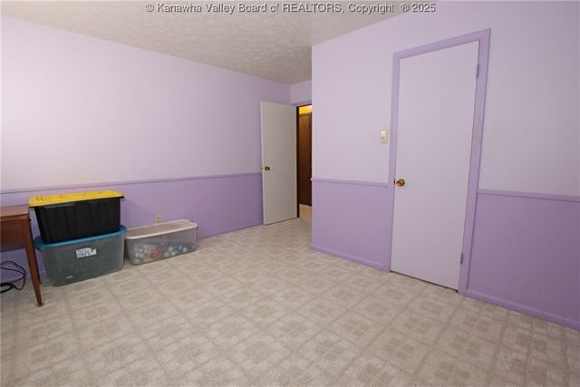 98 Roosevelt Boulevard, Eleanor, WV 25070