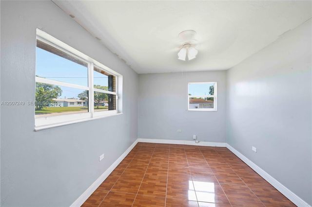 2724 Acapulco Dr, Miramar, FL 33023