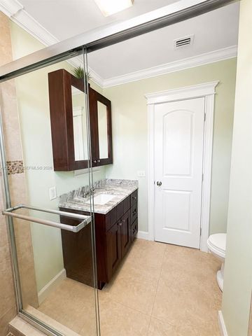 2724 Acapulco Dr, Miramar, FL 33023