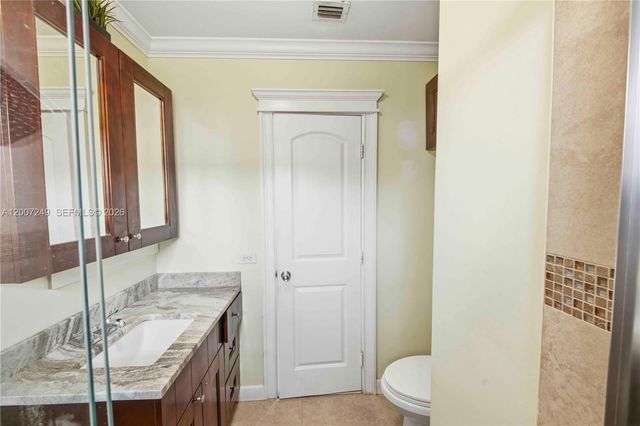 2724 Acapulco Dr, Miramar, FL 33023