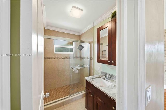 2724 Acapulco Dr, Miramar, FL 33023