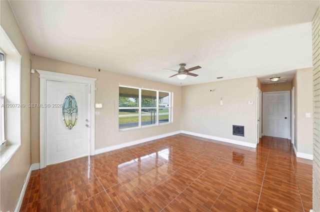 2724 Acapulco Dr, Miramar, FL 33023