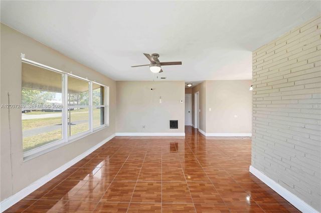 2724 Acapulco Dr, Miramar, FL 33023
