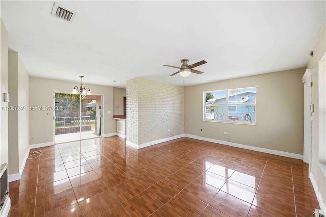 2724 Acapulco Dr, Miramar, FL 33023