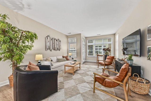 1905 N Water STREET #207, Milwaukee, WI 53202