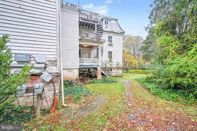 900 FICKLEN RD, Fredericksburg, VA 22405