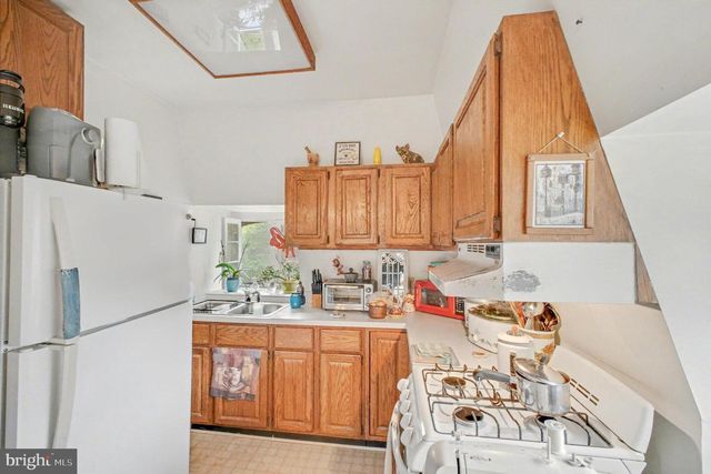 900 FICKLEN RD, Fredericksburg, VA 22405