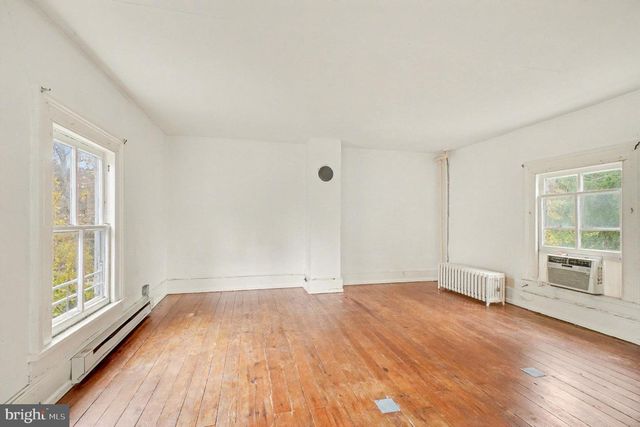 900 FICKLEN RD, Fredericksburg, VA 22405