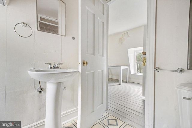 900 FICKLEN RD, Fredericksburg, VA 22405