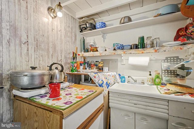 900 FICKLEN RD, Fredericksburg, VA 22405