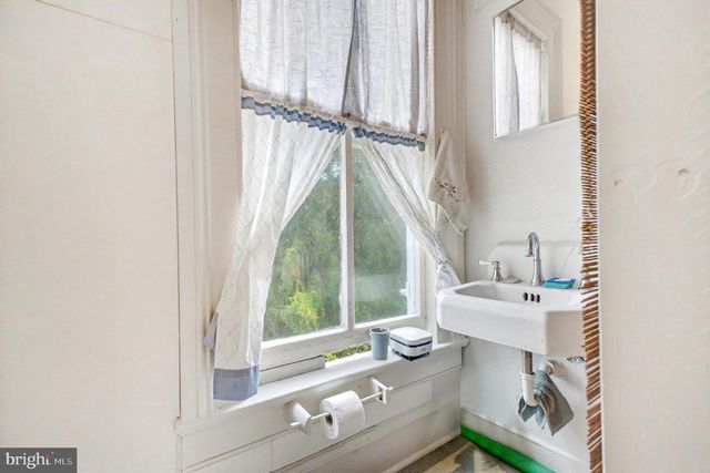 900 FICKLEN RD, Fredericksburg, VA 22405