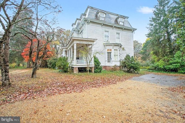 900 FICKLEN RD, Fredericksburg, VA 22405