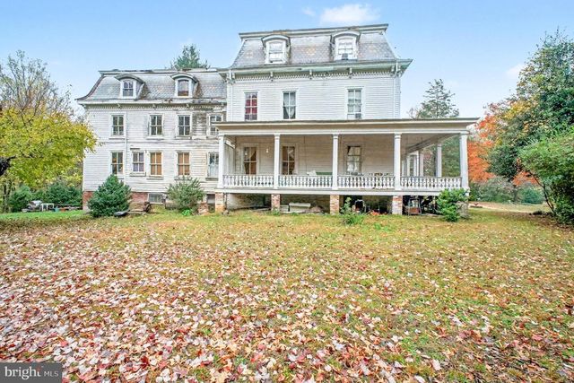 900 FICKLEN RD, Fredericksburg, VA 22405