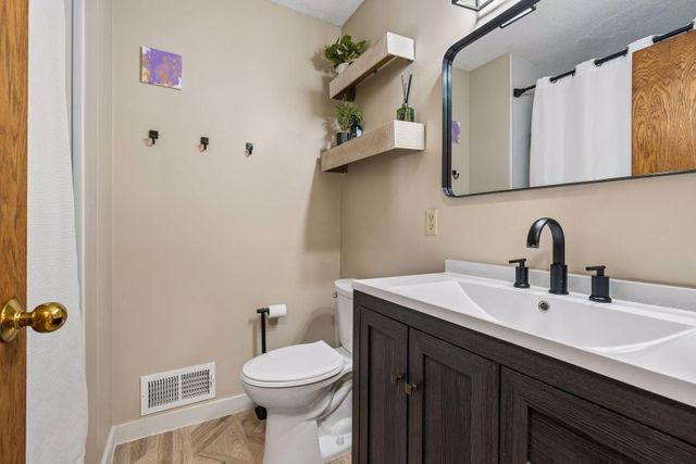 8584 Pinehurst Alcove, Woodbury, MN 55125