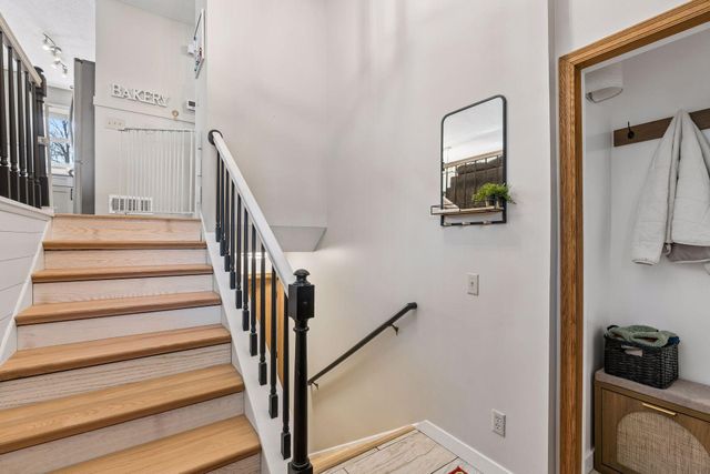 8584 Pinehurst Alcove, Woodbury, MN 55125