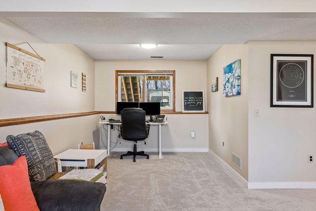 8584 Pinehurst Alcove, Woodbury, MN 55125