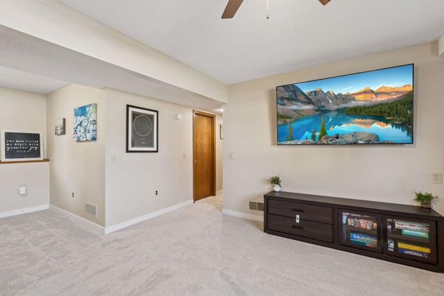 8584 Pinehurst Alcove, Woodbury, MN 55125